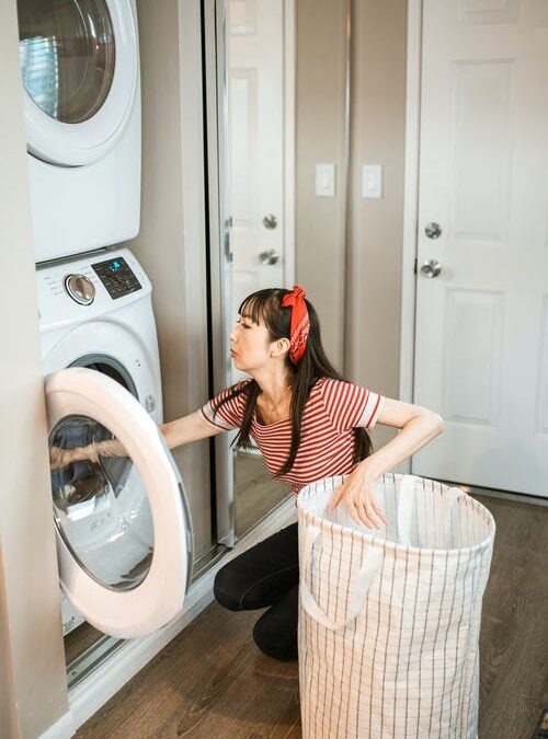 How to Be Efficient with Water When Washing Your Bedding